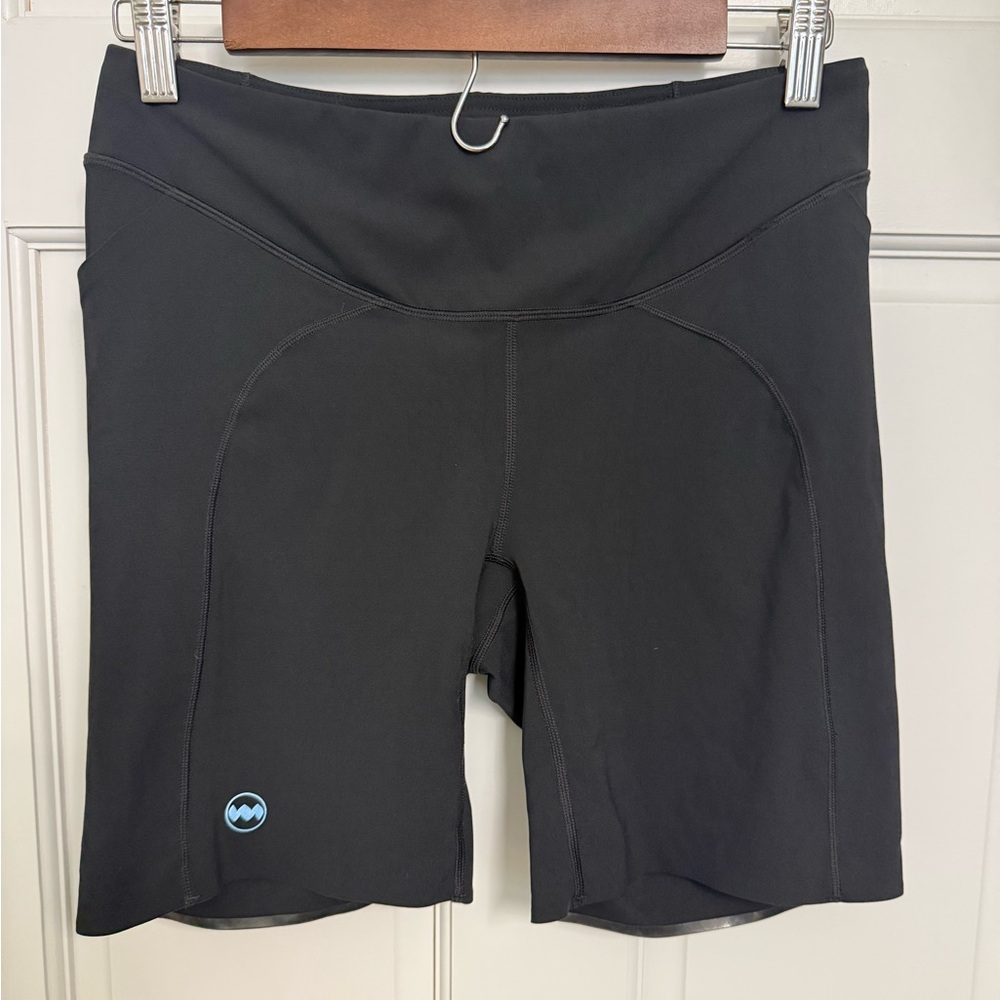 Janji Black 5” Bike Shorts with Blue Iridescent Logo Size M